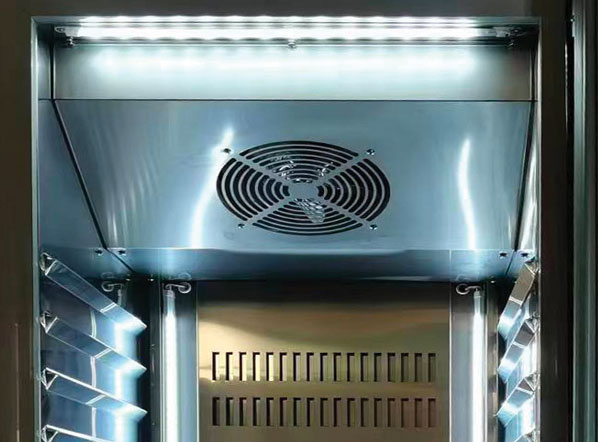 COOL HEAD Vertikalus šaldiklis QNG6, GN 2/1, stiklinės durys, nerūdijantis plienas, 546 l. QNG 6 | E-gastro