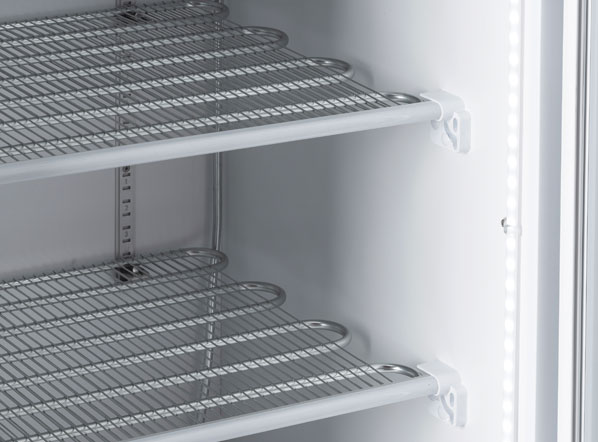 COOL HEAD Šaldiklis su švieslente TNG480C, stiklinės stumdomos durys, 487 l. TNG 480C | E-gastro