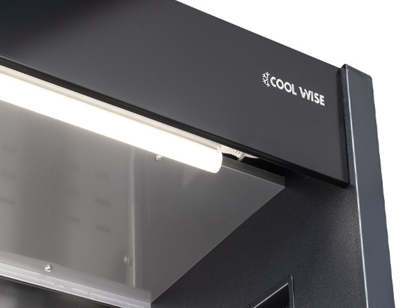 COOL HEAD Šaldoma vitrina su stumdomomis durimis WMP100S, juoda, 357 l. WMP 100S | E-gastro