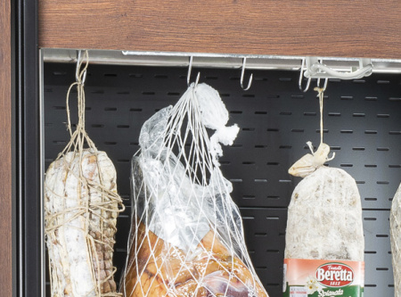 COOL HEAD Sieninė šaldoma vitrina su pakabinamu mėsos baru VS12, 624 l. VS 12 | E-gastro