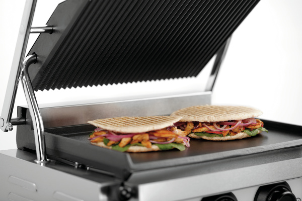 BARTSCHER Elektrinis kontaktinis grilis "Panini-MDI" 1GR, rifliuotas viršus ir lygi apačia, 230V/2,2kW A150976 | E-gastro