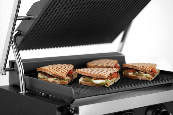 BARTSCHER Elektrinis kontaktinis grilis "Panini-MDI" 1R S, juodas, rifliuotas viršus ir apačia, 230V/2,2kW 150127 | E-gastro